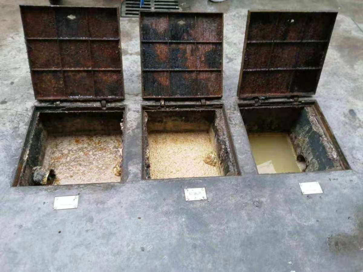 浩口原种场清理隔油池-污水池清掏