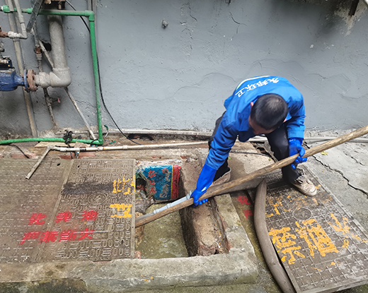 浩口原种场清掏化粪池